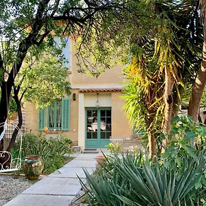 La Des Amandiers Couette-café Hyères